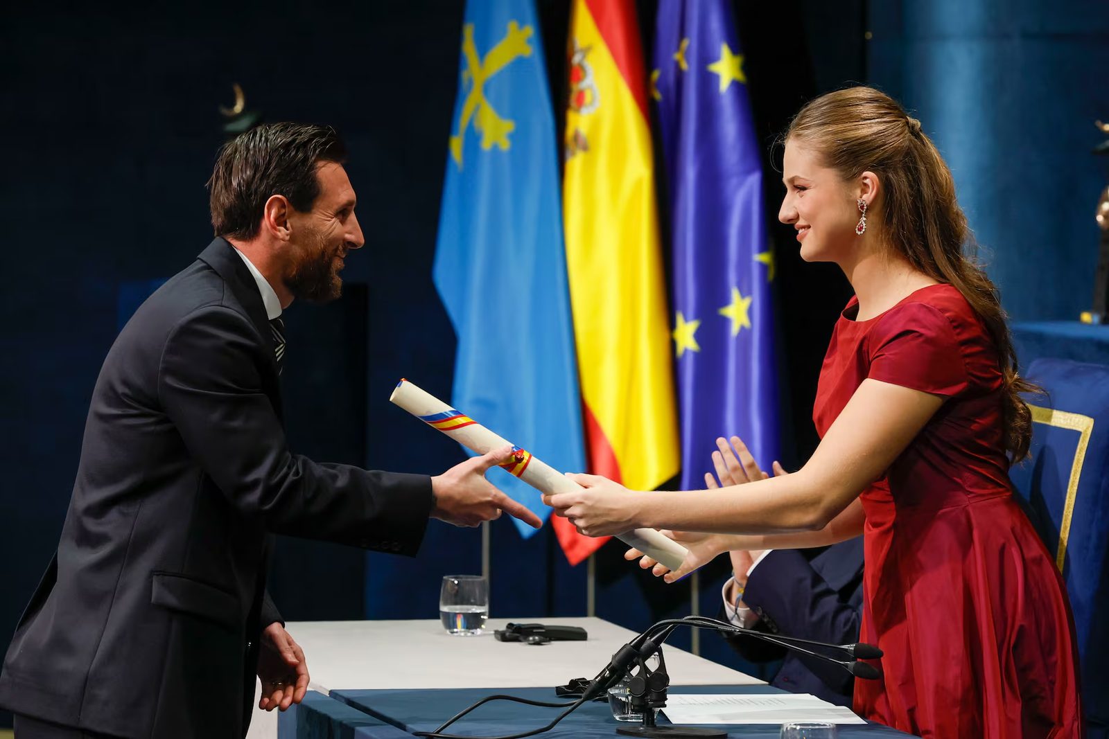 Messi reina en Oviedo